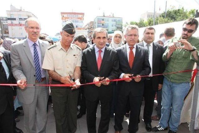 Yozgat Halk Eğitim Merkezi Yılsonu Sergisini Açtı