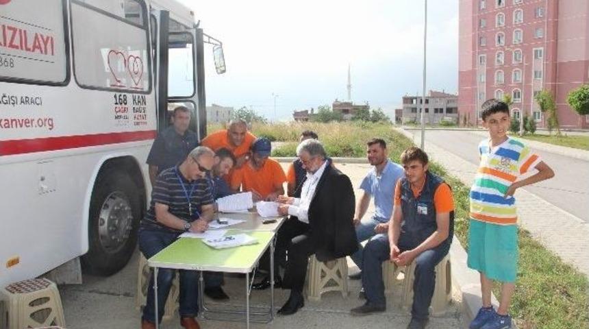 Kan Bağışı Otob&uuml;s&uuml; Vatandaşın Ayağına Gitti
