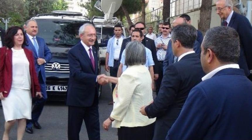 Kılı&ccedil;daroğlu Diyarbakır B&uuml;y&uuml;kşehir Belediyesi&rsquo;ni Ziyaret Etti
