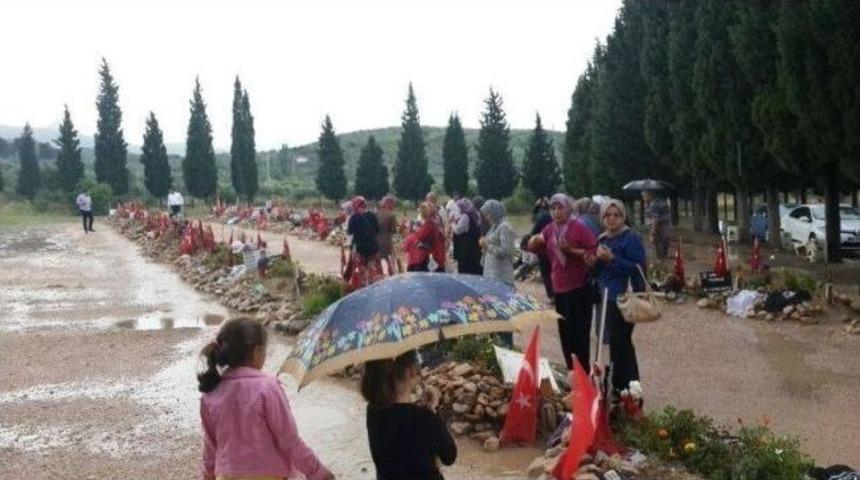 K&ouml;pr&uuml;başı'nın Ak Partili Kadınları Soma'da