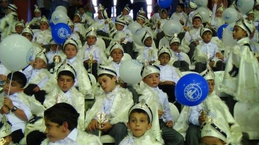Sivas&rsquo;ta 317 &Ccedil;ocuk Erkekliğe İlk Adımı Attı