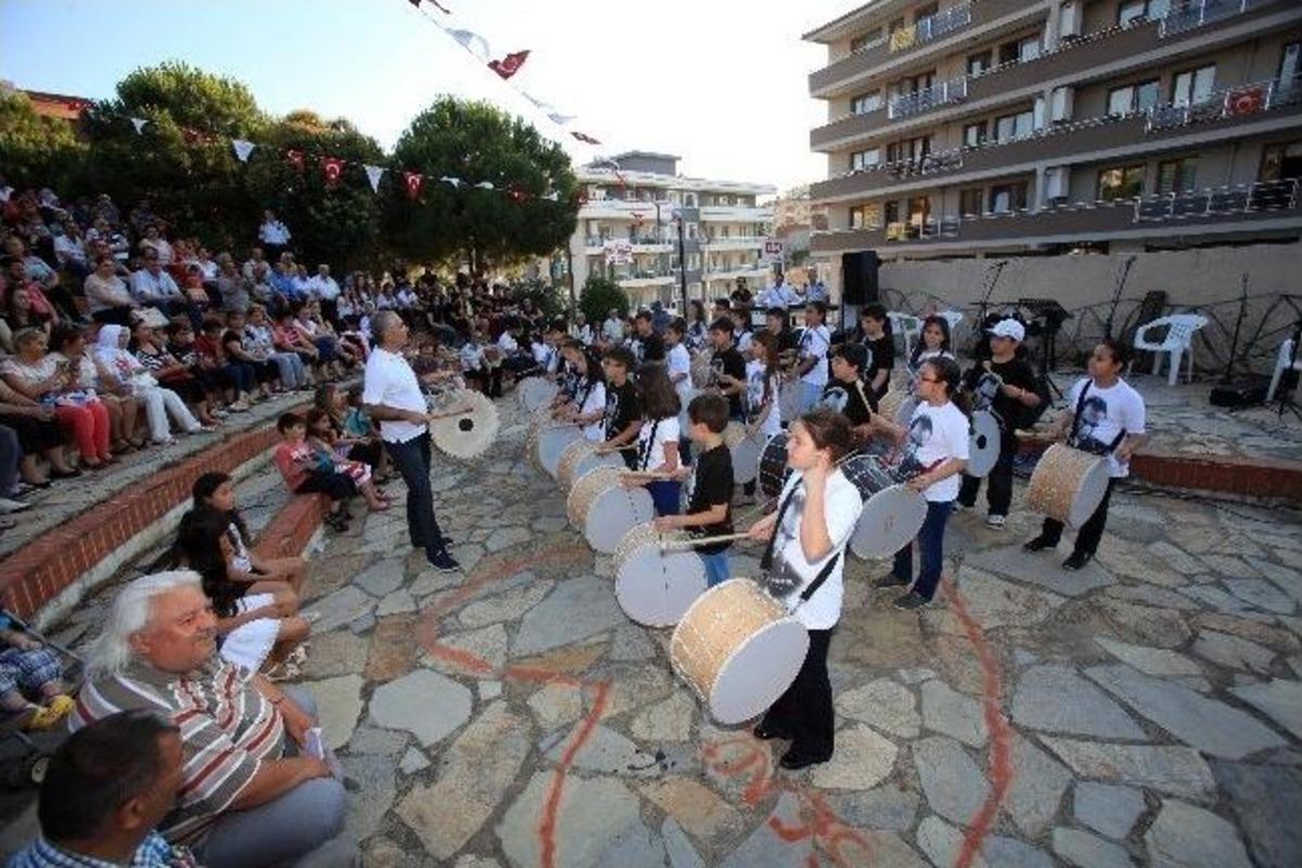 Karabağlar'ın Semt Evlerinde Şenlik Var