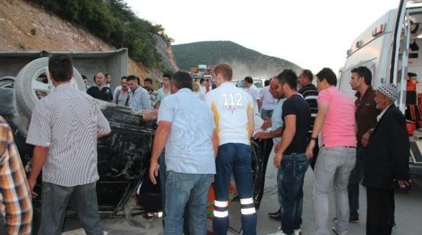 Bilecik&rsquo;te Trafik Kazası: 3 Yaralı