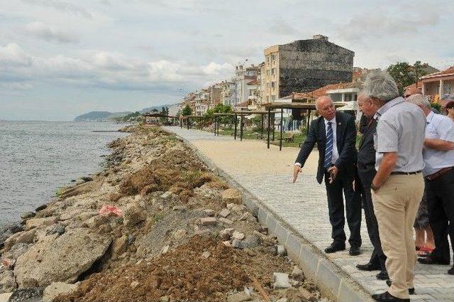 Altınova Yürüyüş Yolunun Yapımı Devam Ediyor