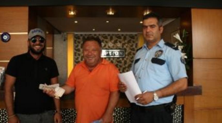 (&ouml;zel Haber) Otelde Unuttuğu 11 Bin Tl'yi Bulan G&ouml;revliye 250 Euro Bahşiş Verdi