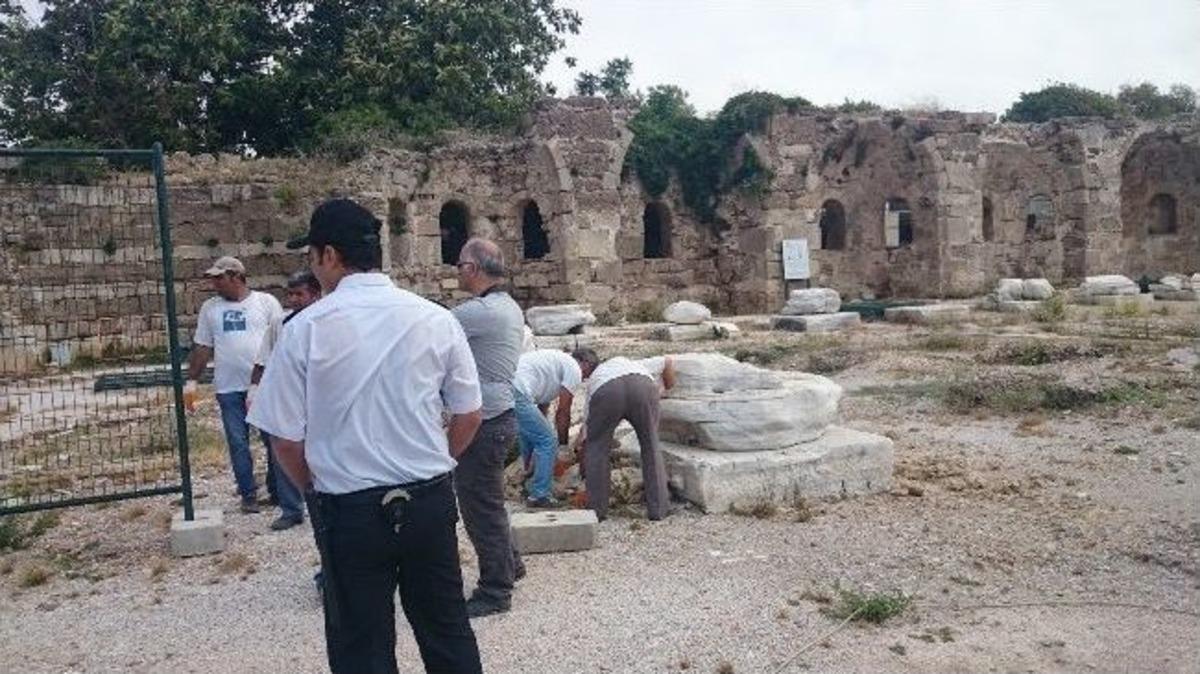 Apollon Tapınağı'nın Etrafındaki Tel &Ouml;rg&uuml;ler Kaldırıldı