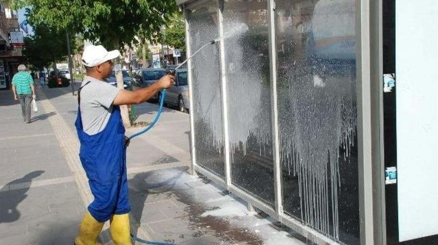 Didim&rsquo;de Dolmuş Durakları K&ouml;t&uuml; G&ouml;r&uuml;nt&uuml;den Kurtarılıyor