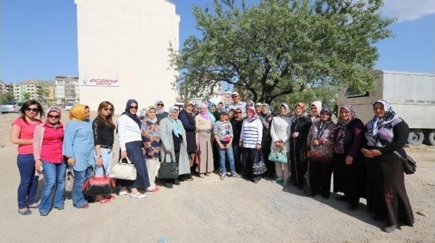 Ak Parti Niğde Kadın Kolları Y&ouml;neticileri, &Uuml;nver&rsquo;i Ziyaret Etti