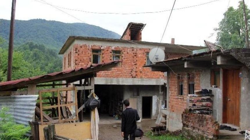 Eski Karısıyla Görüşmeye Devam Eden Kocasını Uyurken Tüfekle Öldürdü