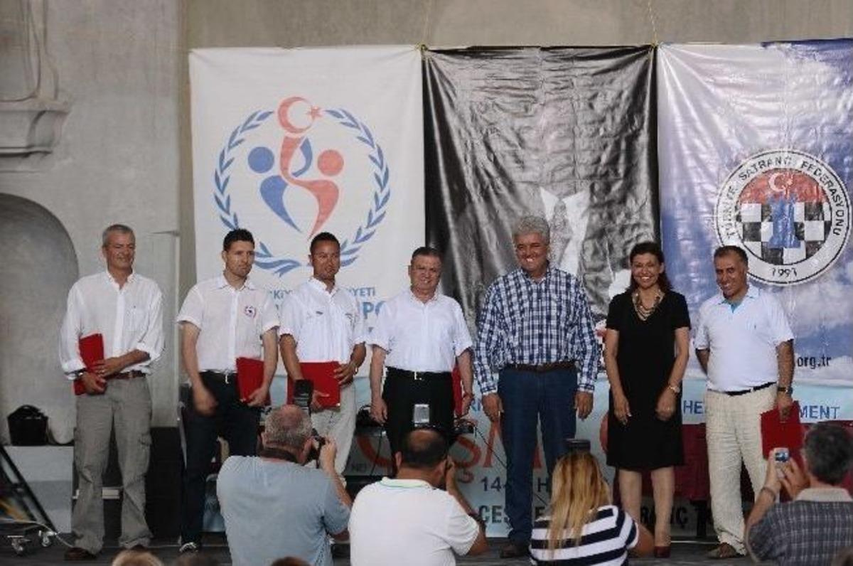 &Ccedil;eşme Open'da &Ouml;d&uuml;ller Sahiplerini Buldu