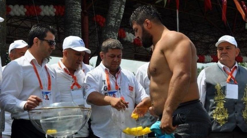 Başpehlivanlar Er Meydanı&rsquo;na İndi