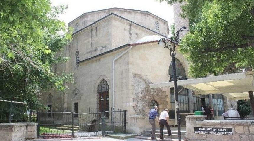 Camiden Ayakkabı Hırsızlığı