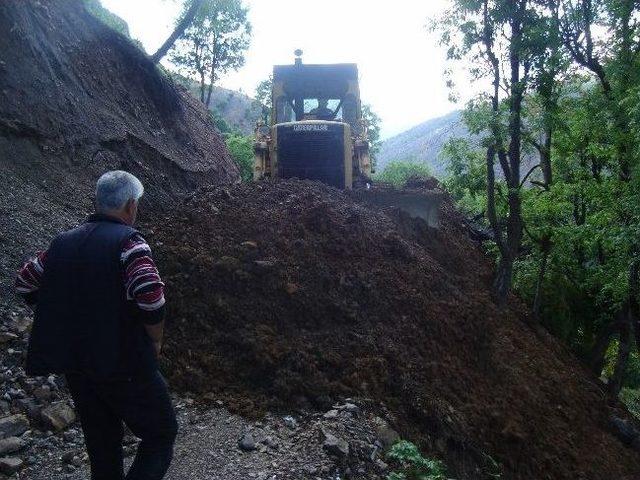 Kulp Belediyesinden Yol Çalışmaları