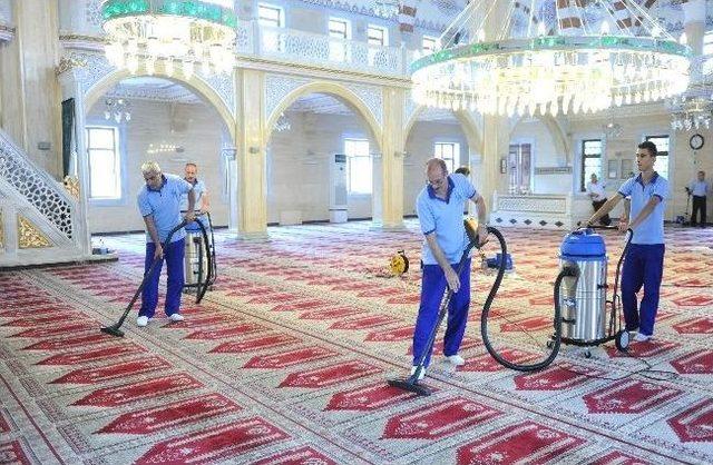 Bağcılar’da Camiler Ramazan’da Gül Kokacak