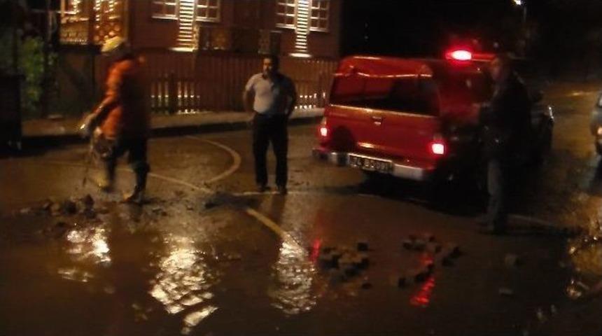 Bartın&rsquo;da Sağanak Yağış Etkili Oldu