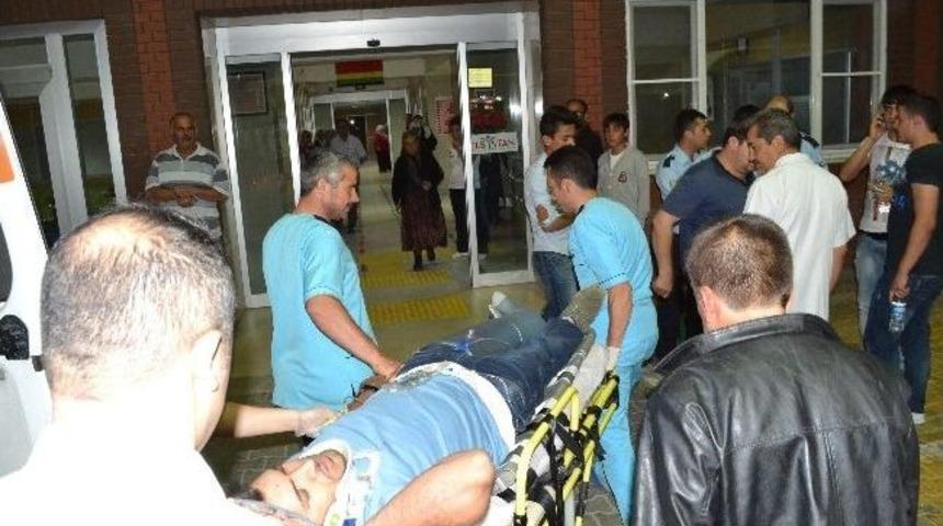 D&uuml;ğ&uuml;n D&ouml;n&uuml;ş&uuml; Kaza: 4 Yaralı