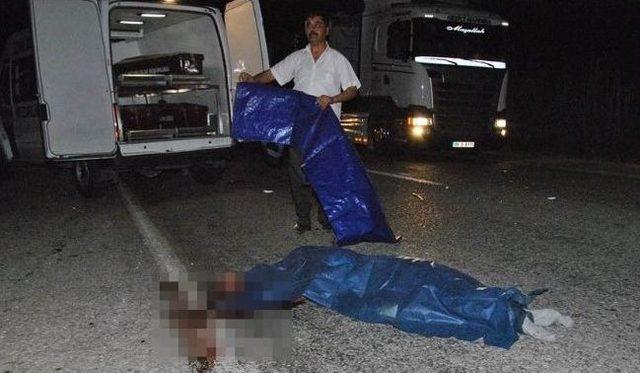 İzmir&rsquo;de Motosiklet Kazası: 2 &Ouml;l&uuml; 2
