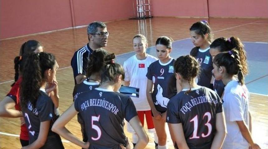Bayan Voleybolcular 2. Oldu