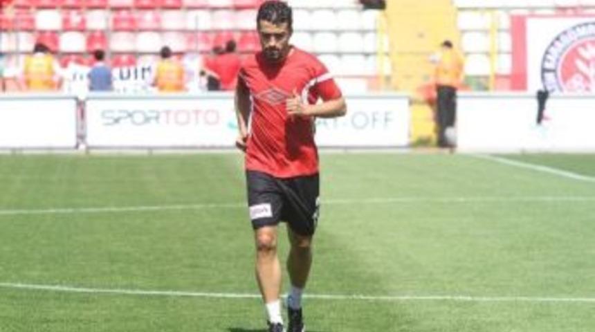 Diyarbakırspor, Fatih Karag&uuml;mr&uuml;kspor&rsquo;dan Mehmet &Ouml;zdıraz İle Anlaştı