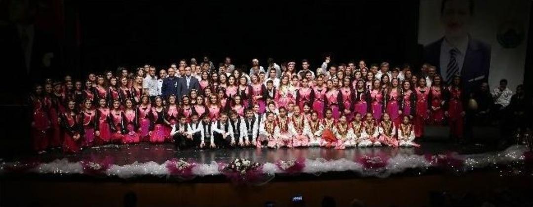 İlkadım Halk Oyunları G&ouml;sterisi