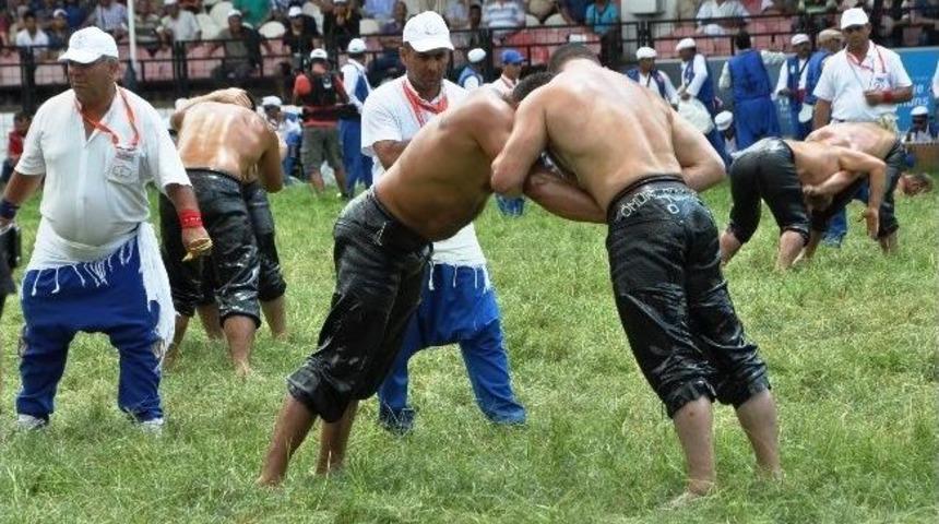 Tarihi Kırkpınar Yağlı G&uuml;reşleri'nin İlk Turu Tamamlandı