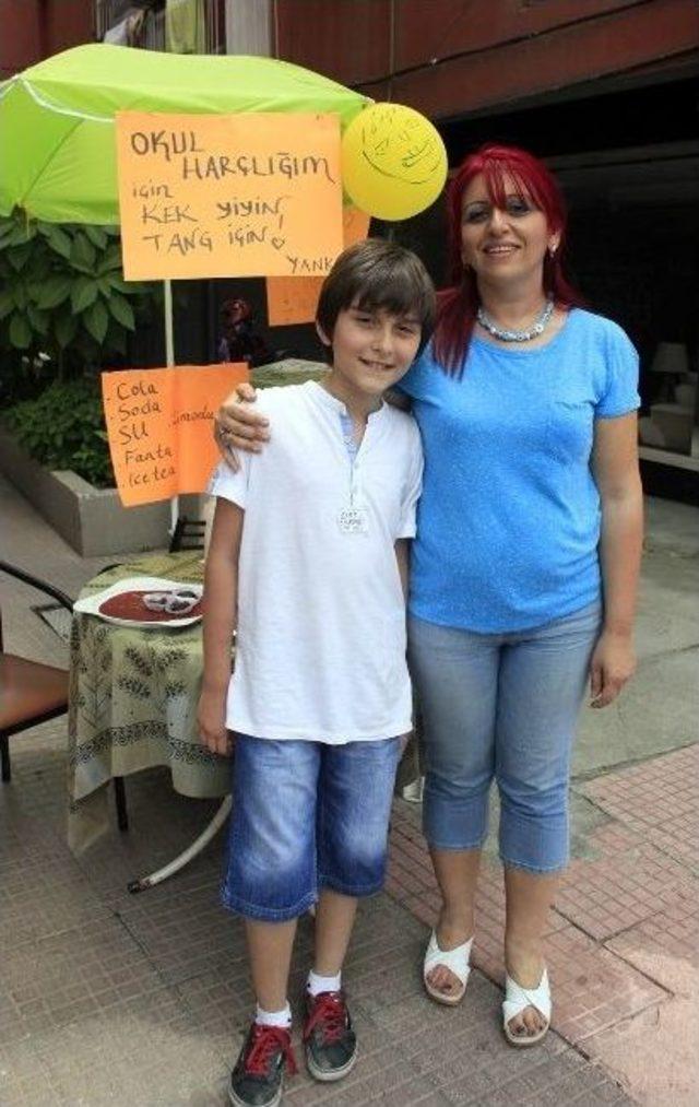 10 Yaşındaki &Ccedil;ocuk, Ailesine Y&uuml;k Olmamak İ&ccedil;in Stant A&ccedil;tı 1