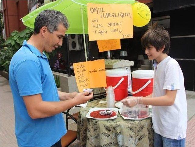 10 Yaşındaki &Ccedil;ocuk, Ailesine Y&uuml;k Olmamak İ&ccedil;in Stant A&ccedil;tı 2