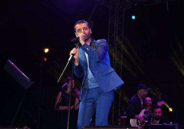 Sinan Özen Sahnede Kız İstedi 1