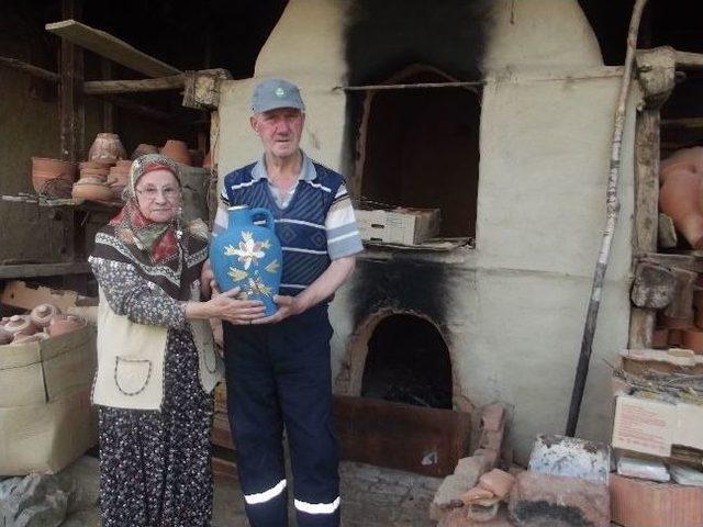 Yaşlı Çiftin Topraktan Yaptıkları Eserlere Herkes Hayran Kalıyor 1