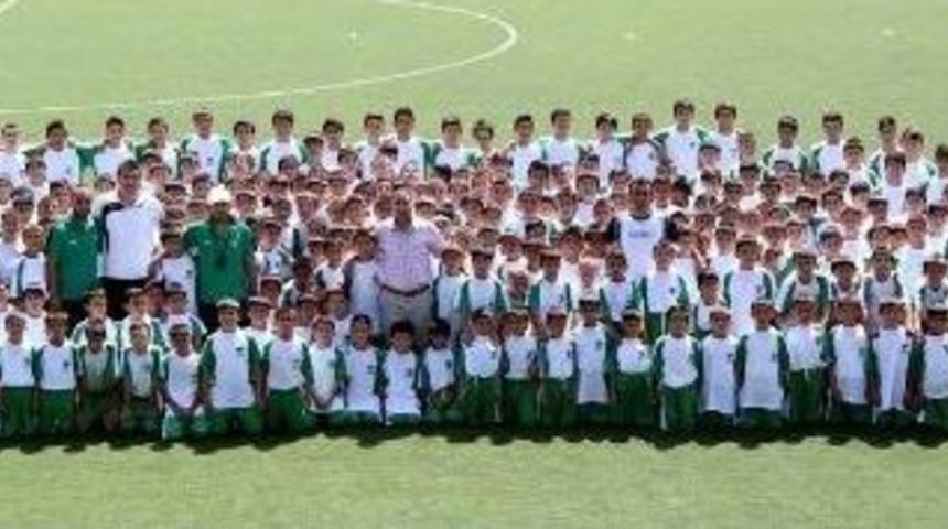 Şehitkamil Belediyesi Futbol Yaz Okulları Dolup Taşıyor