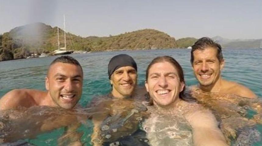 &Uuml;nl&uuml; Futbolcular Marmaris&rsquo;te Tatilde