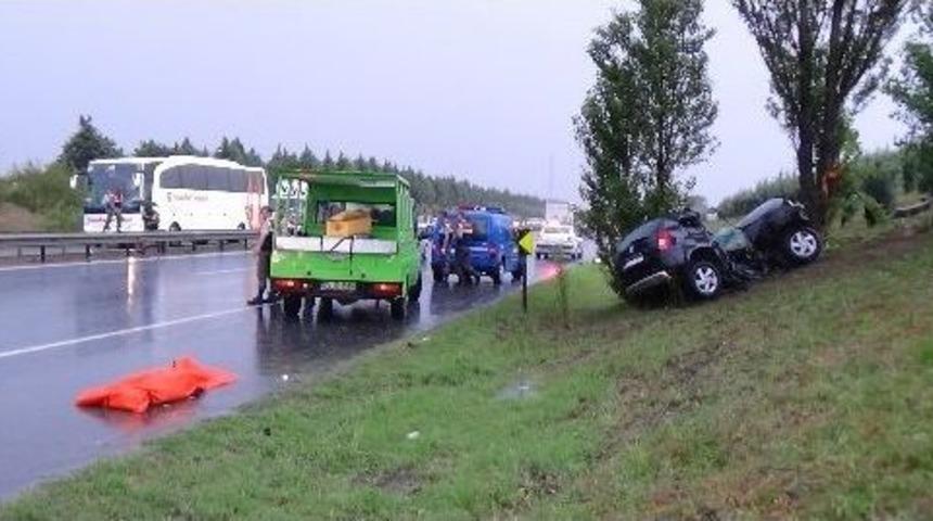 Silivri&rsquo;de Trafik Kazası: 2 &Ouml;l&uuml;