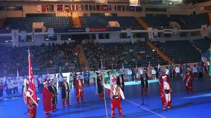 D&uuml;nya Liselerarası Hentbol Şampiyonası Trabzon'da Başladı