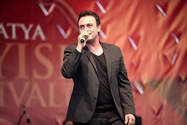 Esenler Kayısı Festivali nde 3 Ton Kayısı Dağıtıldı 1