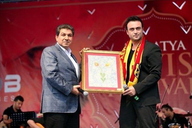 Esenler Kayısı Festivali nde 3 Ton Kayısı Dağıtıldı 2