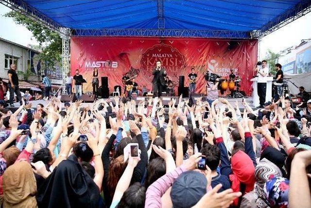 Esenler Kayısı Festivali nde 3 Ton Kayısı Dağıtıldı 3