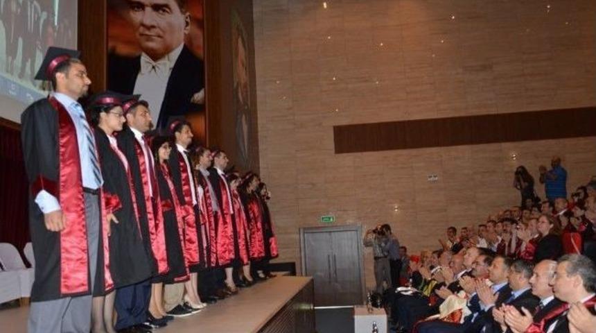 Namık Kemal &Uuml;niversitesi Tıp Fak&uuml;ltesi İlk Mezunlarını Verdi
