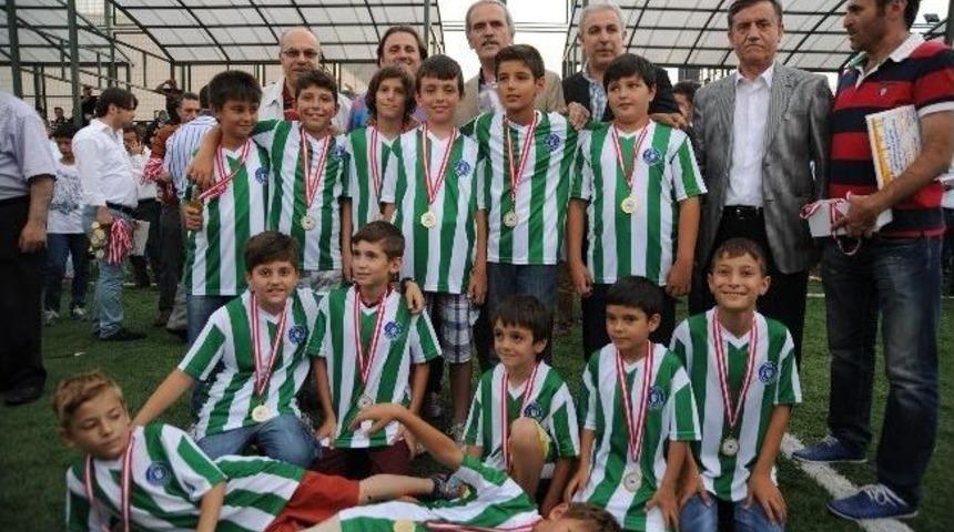 Başkan Altepe&rsquo;den Minik Futbolculara &Ouml;d&uuml;l