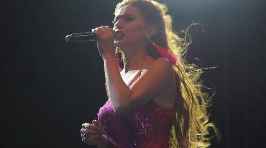 Yıldız Tilbe&rsquo;den Hırkalı Konser