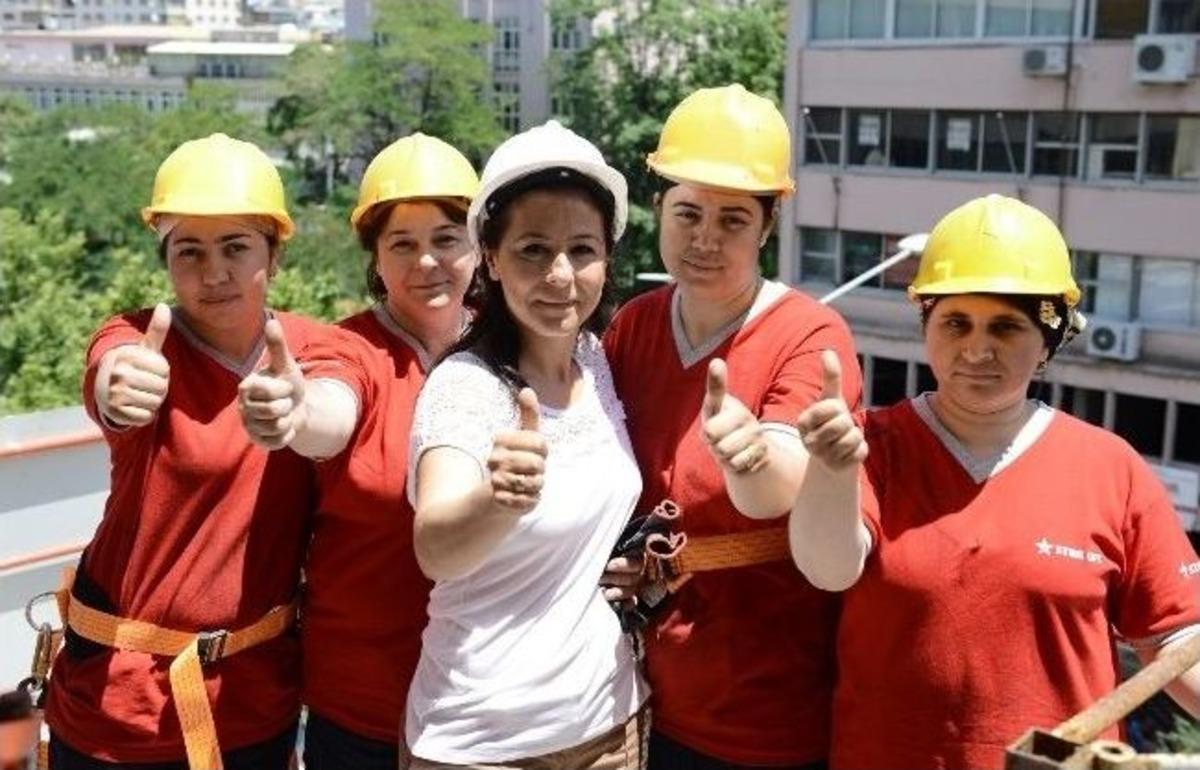 İskelede D&ouml;rt Korkusuz Kadın