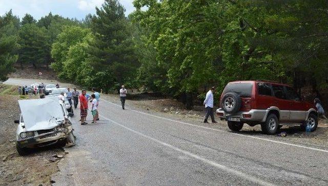 Edremit te Trafik Kazası: 6 Yaralı 1
