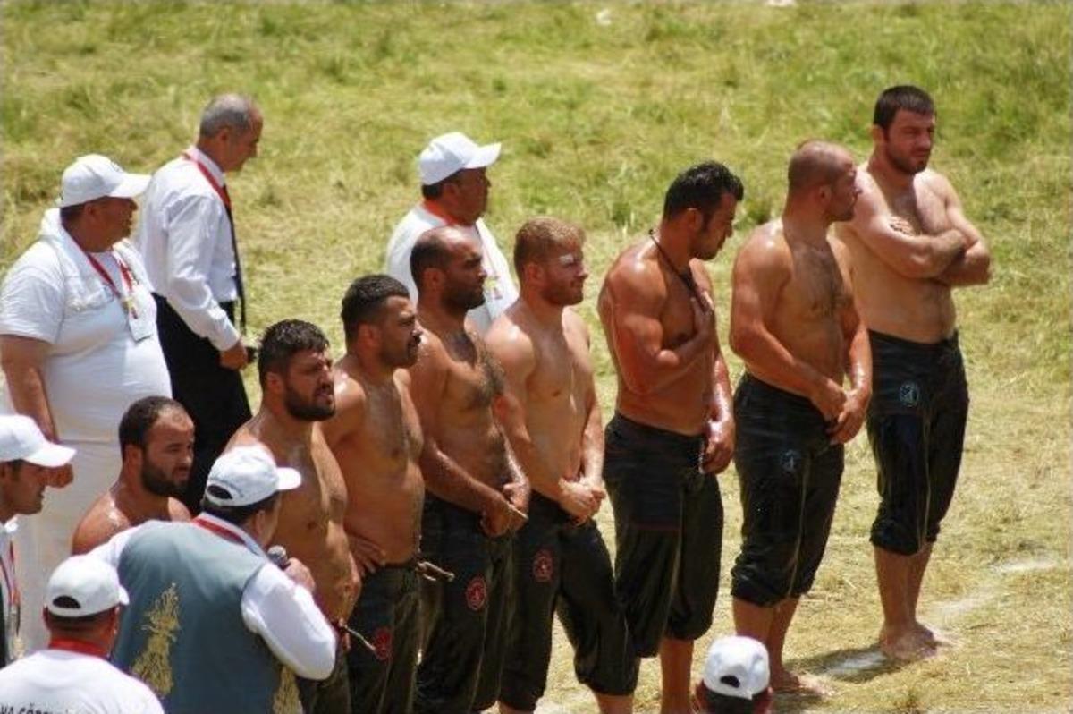 Başpehlivanlar &Ccedil;eyrek Final İ&ccedil;in G&uuml;reşiyorlar