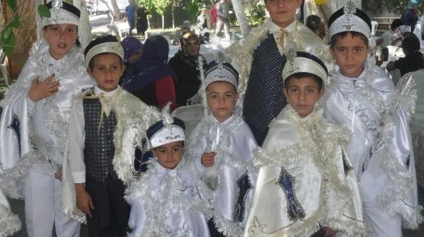 Hayırsever İşadamı 700 &Ccedil;ocuğu S&uuml;nnet Ettirdi