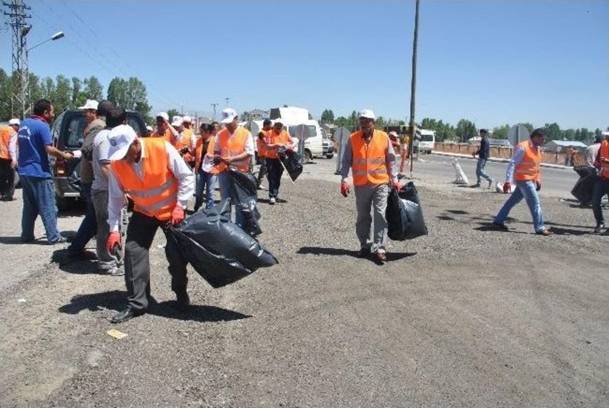 Ağrı Belediyesi&rsquo;nden &Ccedil;&ouml;p Toplama Kampanyası