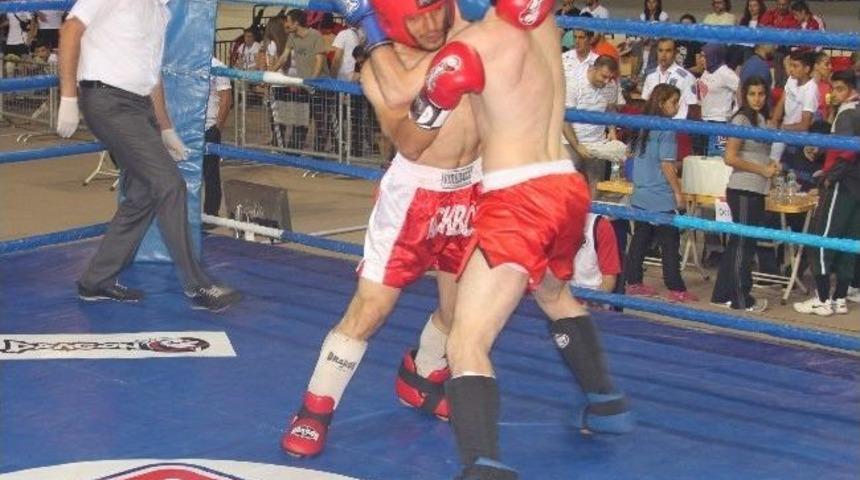 Kick Boks T&uuml;rkiye Şampiyonası Devam Ediyor