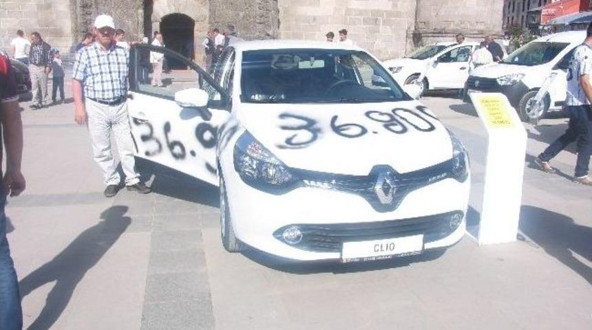 Renault'tan Tanıtım Atağı