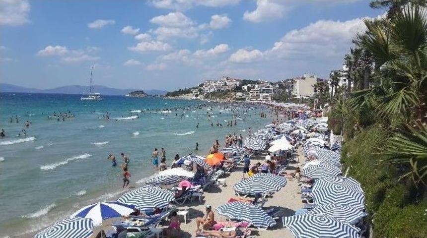 Kuşadası&rsquo;nda Plajlar Doldu