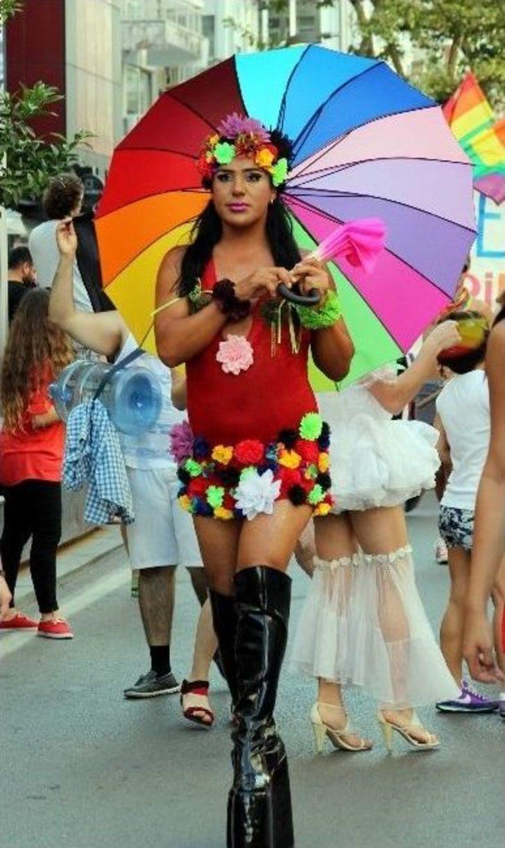 Antalya’da Lgbti Üyelerinden Yürüyüş G1