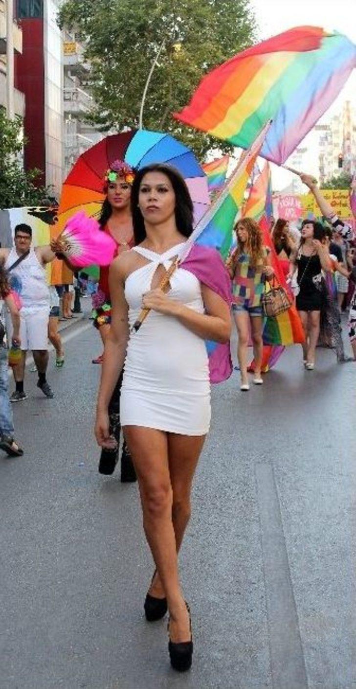 Antalya’da Lgbti Üyelerinden Yürüyüş G2