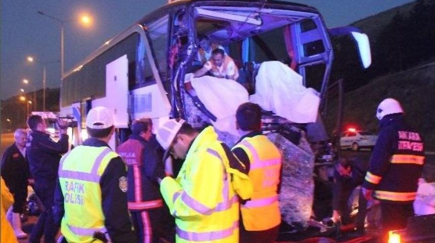Başkent&rsquo;te Otob&uuml;s Kazası: 2 &Ouml;l&uuml;, 31 Yaralı